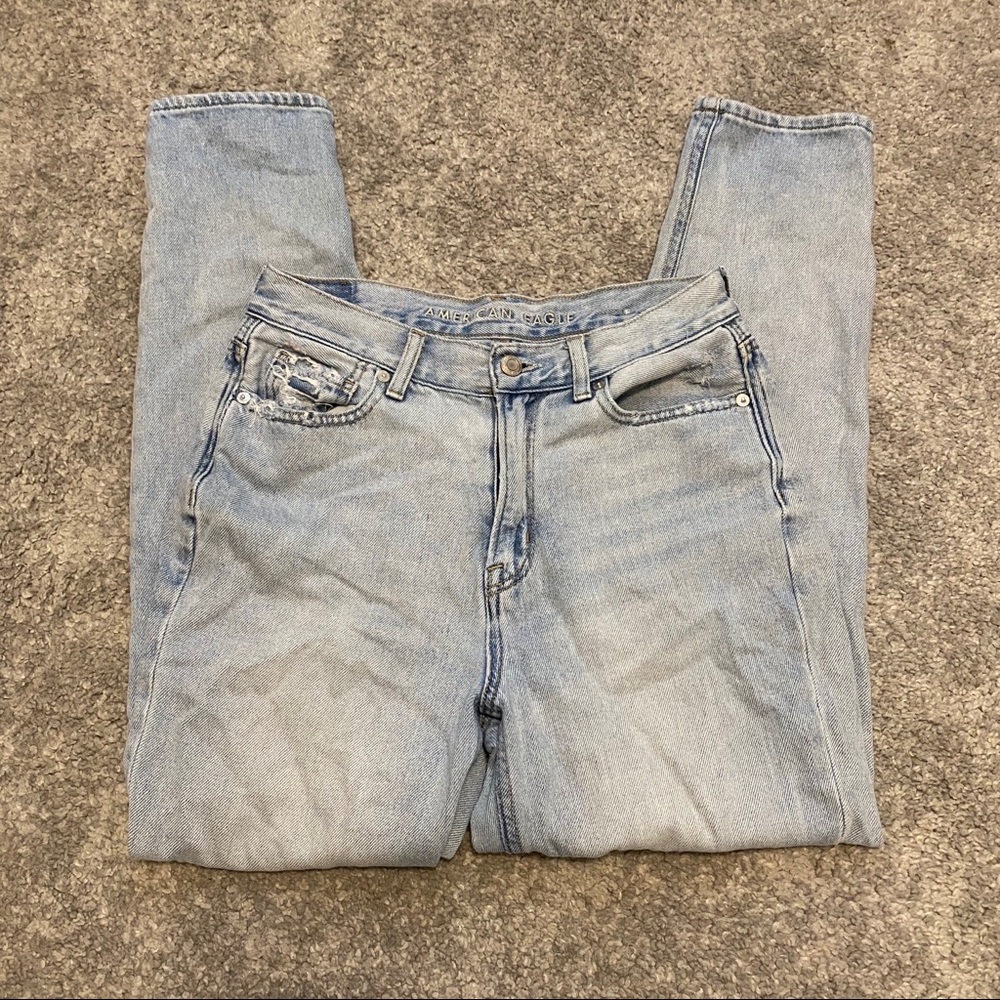 light wash mom jeans